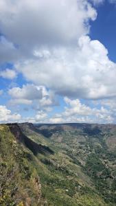LUZ DE LUNA mesa de los santos house