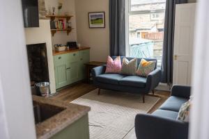 Historic Brontë Cottage Log Burner & Roll-Top Bath