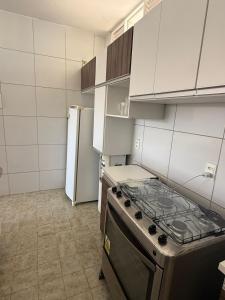 APT ventilado, 2 quartos, pertinho da praia