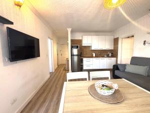 los cristianos pool & sun apartment