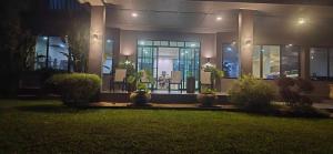 Live Specialty House