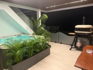 Luxe Villa - Luxury Beachfront Villa