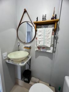 Studio novo com wi-fi e ar na praia dos ingleses