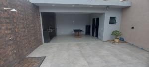 sobrado a 3 kilometros da praia do indaia