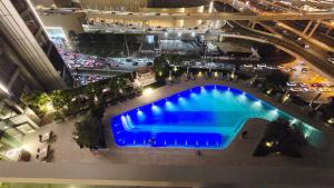 Skyline Vida Dubai Mall 3 Bedroom Apartment I Burj Khalifa Views I Direct Access Dubai Mall I Parking, Gym, Wi-Fi & Pool