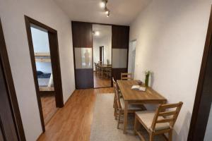 3BR near Center with Parking