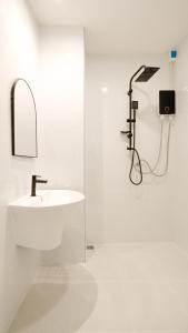 Three Monkeys Chaweng Beach