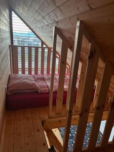 Zrub Kriváň Drevená chata s výhľadom na Tatry