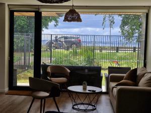 Puerto Varas frente al Lago Llanquihue "Aedes Salus"