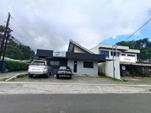 La Fortuna Raft House