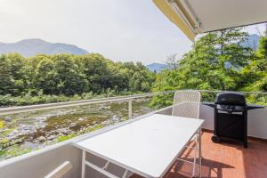 Immersi nella natura con accesso al fiume maggia