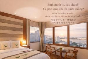 MOONLIGHT Hotel & Suites - The Best City View, Dragon Bridge view