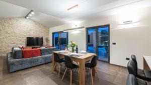 Beautiful Villa Frida with pool in Vizinada