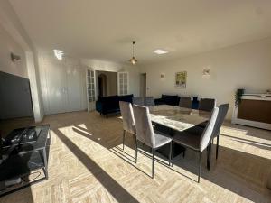 Central -300m Palais- Seaview-AC-WIFI-spacieux