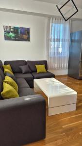 MaxiLux Apartment