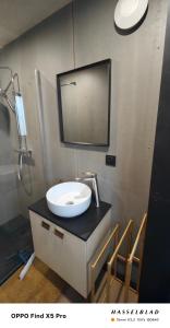 Le cocon normand studio de jardin et son écrin de verdure