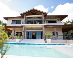 All-Inclusive Family Villa Pool BBQ WiFi Security 3BR