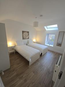 2 Bed Apartment with Harbour Views Apt 3