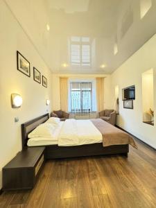 Apartment Mitskevycha Square 5