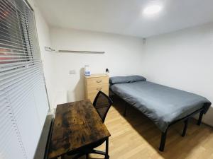 High Quality, Bright Double Bedrooms in West london with fast routesCentral London & very close to Heathrow Airport