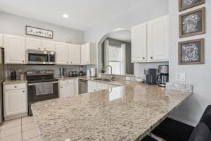 Arcade and Pool Villa, 4 km to Disney