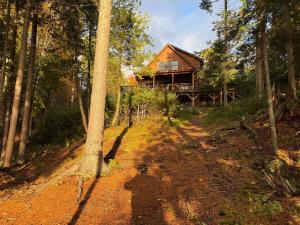 Tranquil Lakefront Getaway on Moosehead Lake
