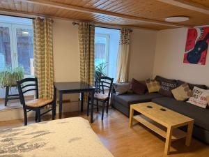 18th Century Character Cottage - Hiking Groups, Families