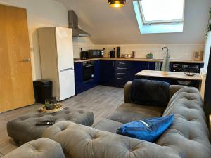 Parkway Court - Two bedroom, two bathroom open plan apartment