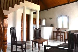 SNI-Village Ambohidratrimo au bord du Lac Andranotapahana