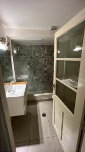 11 y 14 2 habitaciones 5 camas