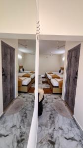 DSS HOME STAY Just 500 Meter Girivalam Road