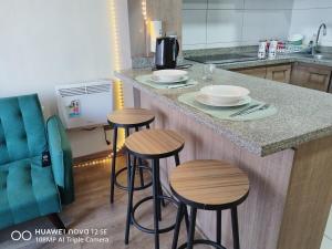 Comfortable next to airport Mutual and Terminal