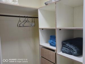 Comfortable next to airport Mutual and Terminal