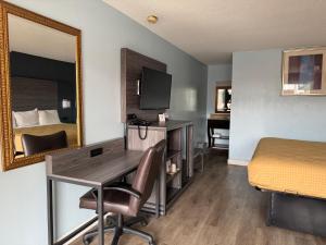 Red Carpet Inn & Suites - Danville