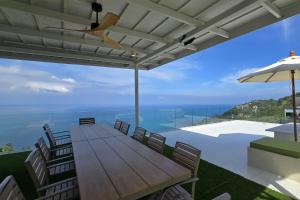 Villa Ray, worldclass sea views, rooftop, breakfast full service, private dining service, Chaweng Noi
