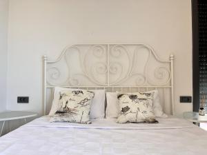 Stay in a Modern Villa with a Private Pool in Çeşme