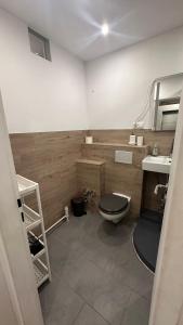 FeWo am Deich 2, modernes Apartment mit Balkon und Aufzug