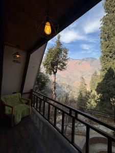 Mysa, A-frame cottage