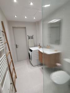 Independent studio 12 min from Paris