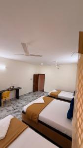 DSS HOME STAY Just 500 Meter Girivalam Road