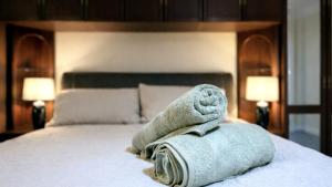 The Freemantle Residence I 3 Bed Flat I Close to City Centre I Private Parking I