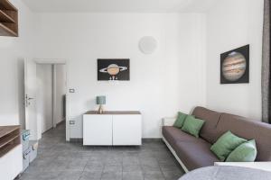 Urban Nest Flat Iron