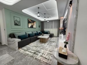 Hilton View Tower Luxurious Tangier Partial Sea View