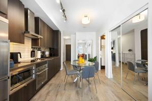 Downtown Toronto Condo near Rogers Centre