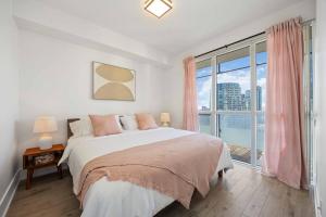 Downtown Toronto Condo near Rogers Centre