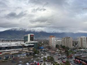 Bello estudio frente a Mall Plaza Egaña