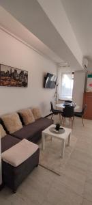 Studio Sky Otopeni and Parking