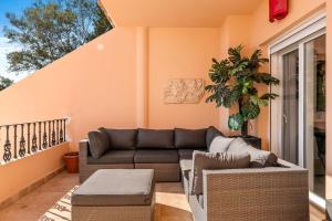 Elegant Sea-View Apartment near Puerto Banús Live the Marbella Lifestyle