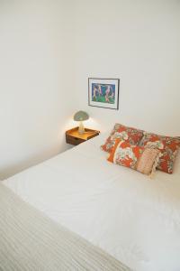 Apartment 1 min walk from Metro and Trendiest Neighborhood Bonfim