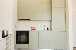 Apartment 1 min walk from Metro and Trendiest Neighborhood Bonfim